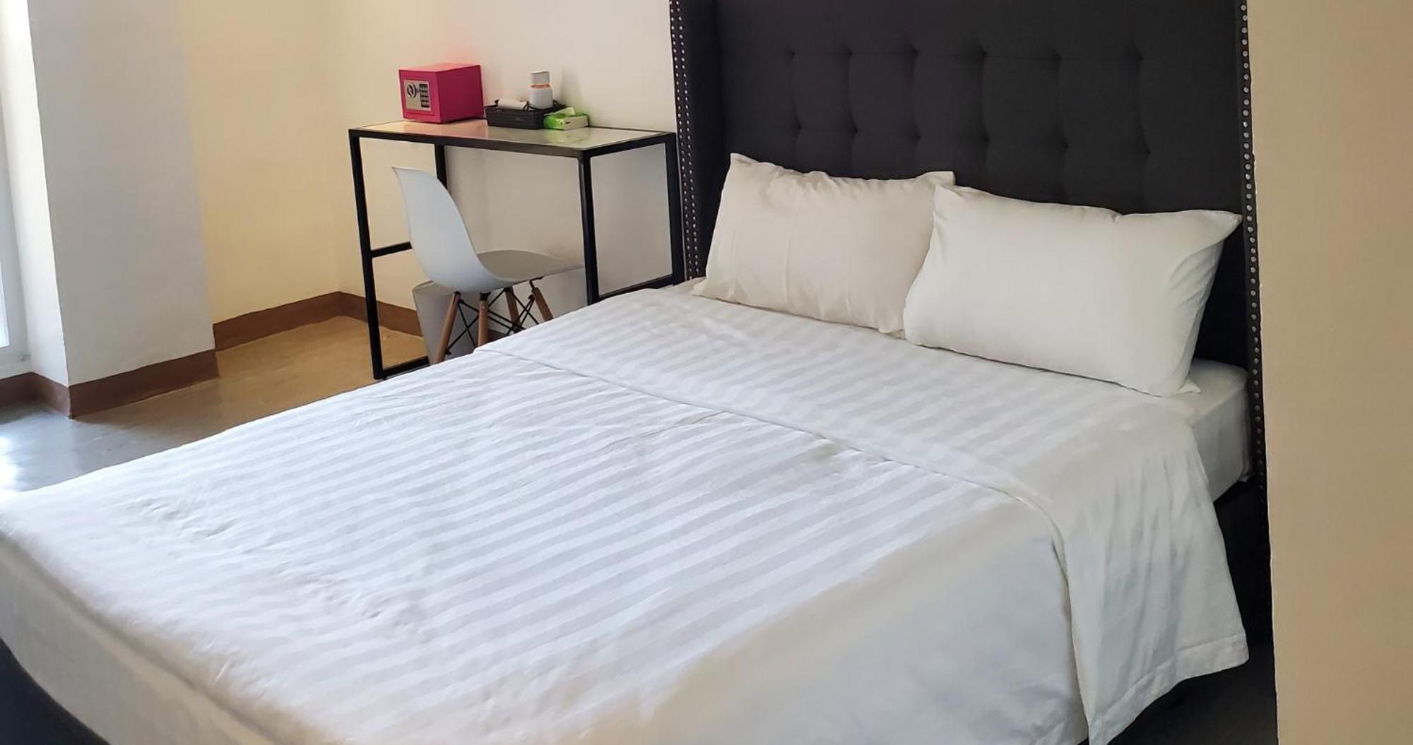 Aston Stay And Villas Mabalacat Exterior photo